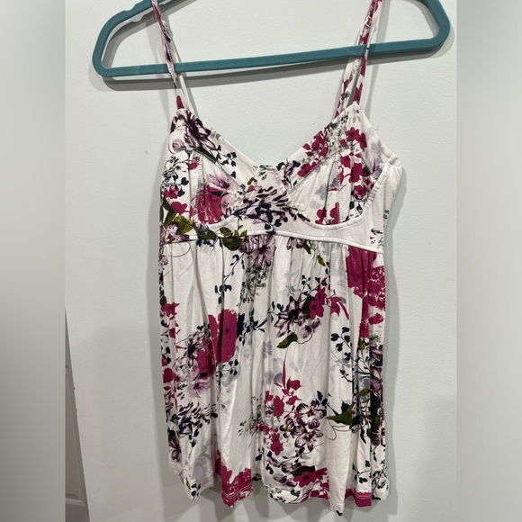 Floral spaghetti strap tank top. - Picture 3 of 3